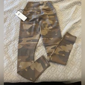 Alo Camouflage Yoga Pants Brand New with Tags
